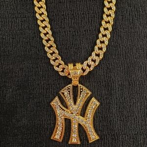 New York Yankees 20 Inch Necklace Pendant Cuban Chain Link MLB Baseball